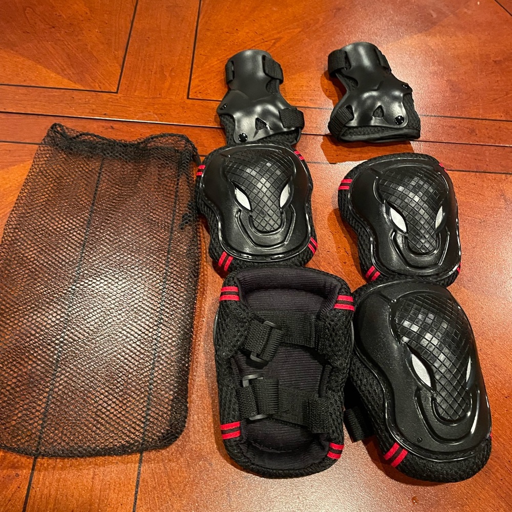 NWOT- Knee and elbow pads with wrist guards